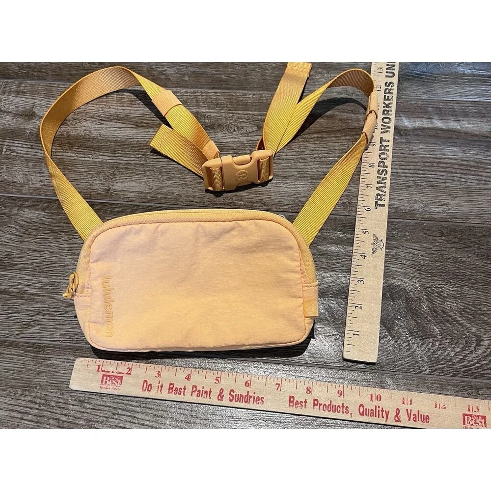 LULULEMON Mini Belt Bag Orange Dream 7-5 Inches Purse Crossbody Men’s Women’s